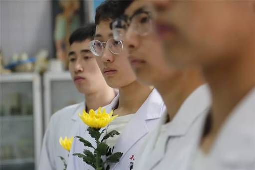 说明:https://mmbiz.qpic.cn/mmbiz_jpg/uYQH1LvBibib9nCLAGFWsYAPmH9o9kKATZAYowwN8CHyesZo2e2EWRzZ6axJgfAiboycSKWUuo2oMrWb2iatWdKDuw/640?wx_fmt=jpeg